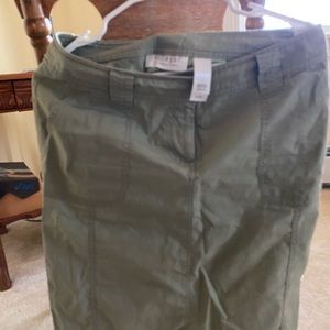 Travel skirt.  Green /camouflage packable skirt